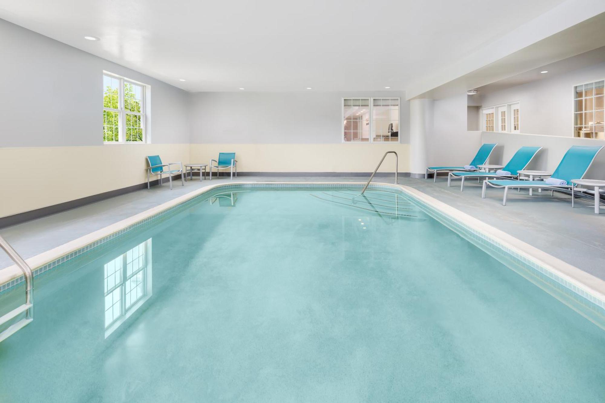Hotel Towneplace Manchester-boston Regional Airport 3*